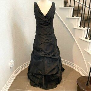 Like new David’s Bridal black two piece ball gown with pickups. Skirt 6 Top 8